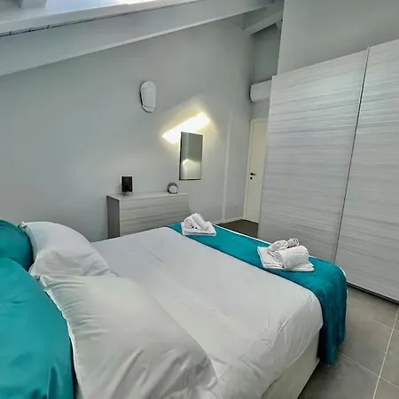 Prestigioso Attico A Passo Duomo By Revenue House شقة