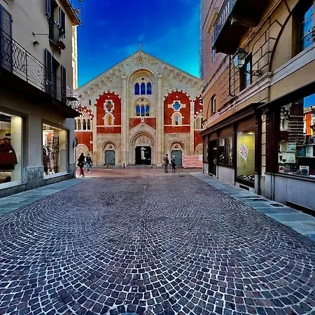 شقة Prestigioso Attico A Passo Duomo By Revenue House كاسال مونفيراتو